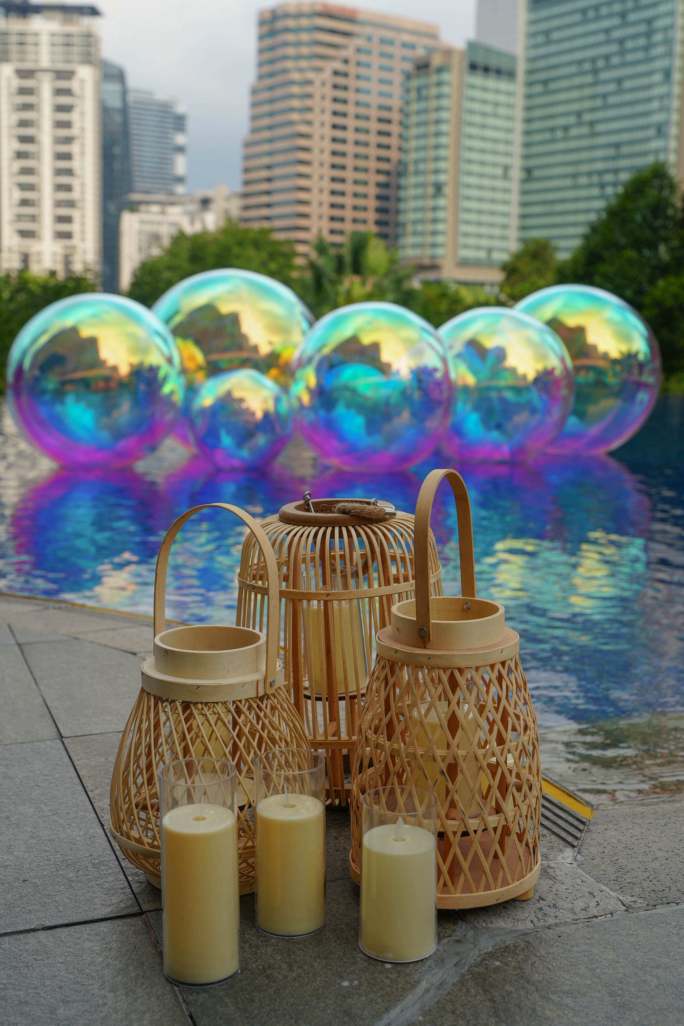 Irridescent Giant Inflatable Spheres/Ball