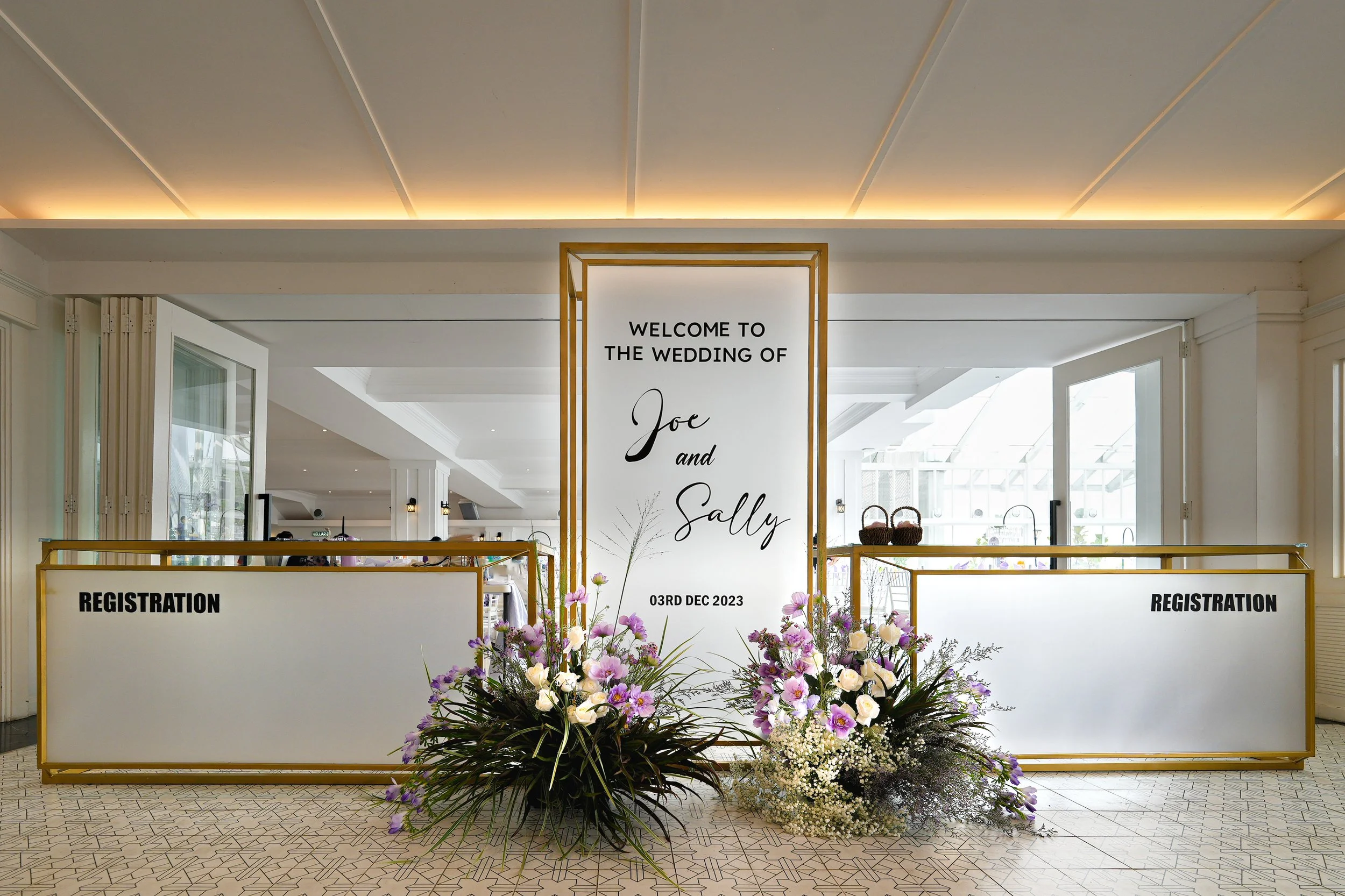 Frosted Welcome Board and Registration Set