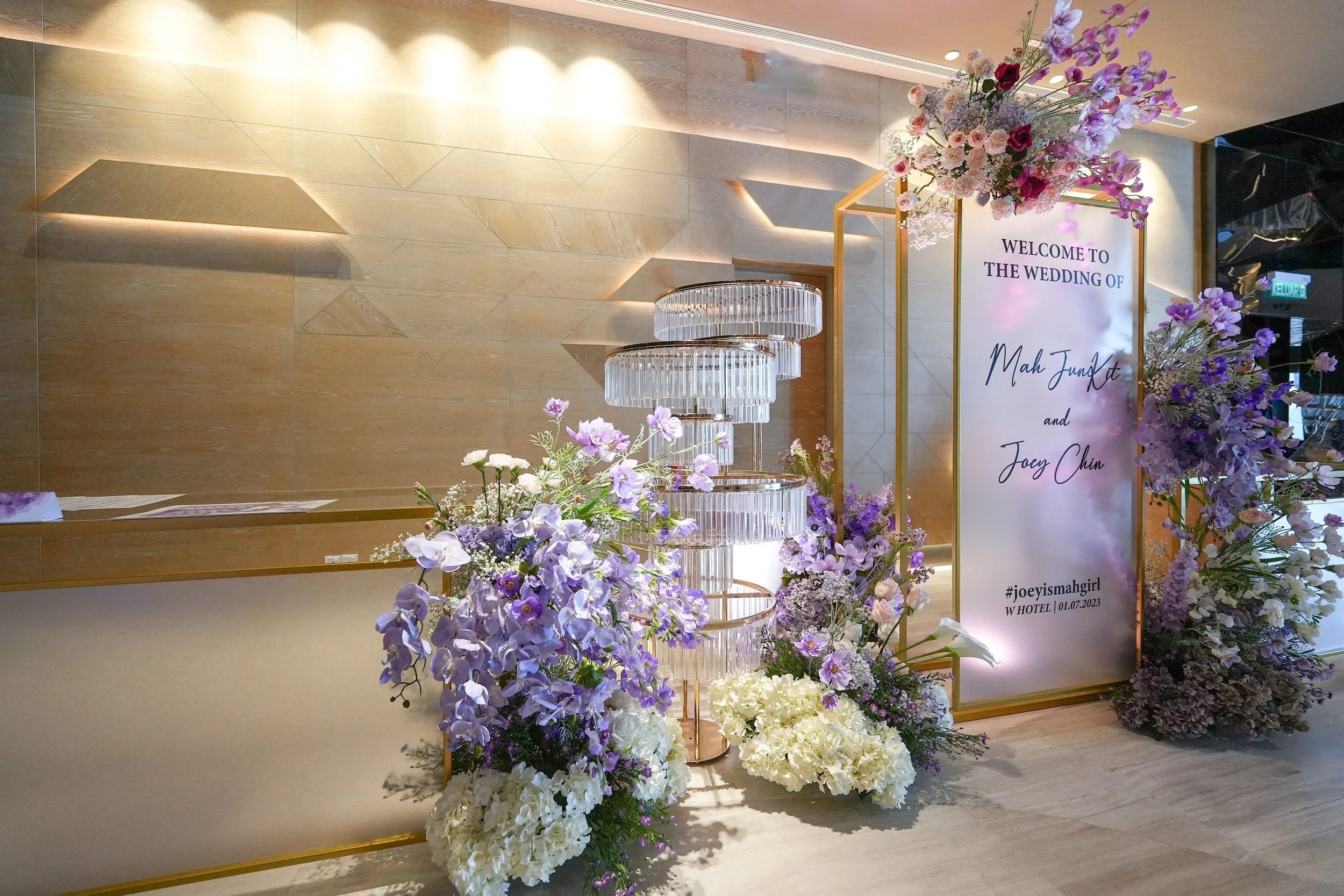 Frosted Welcome Board and Registration Set