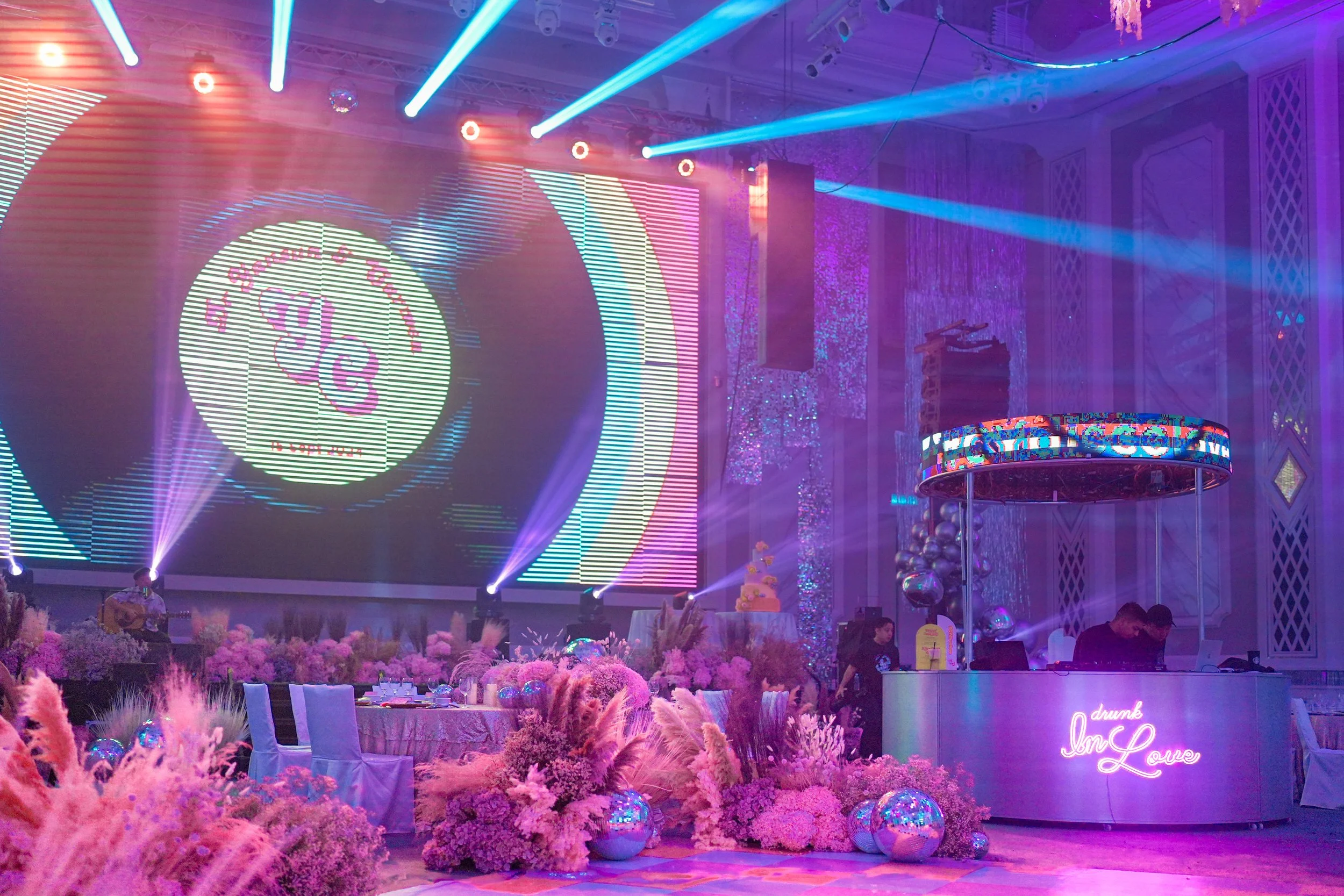 LED Circular Display Roll-Out Deejay Bar