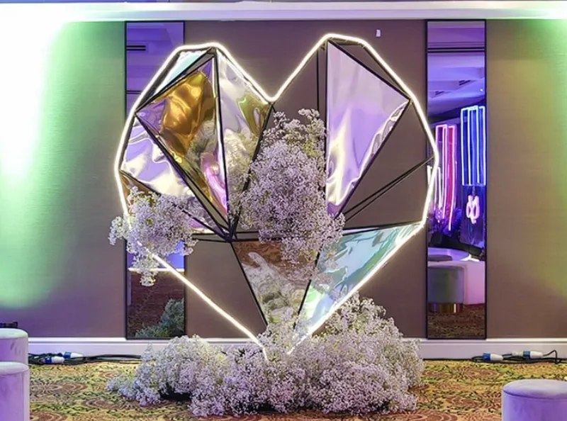 Mirror Heart Illuminated Backdrop