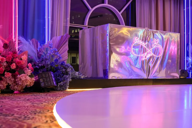 Mirror Deejay Booth
