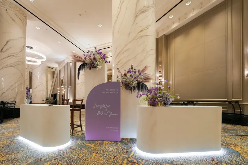 6ft Illuminated Curved Bar/Counter