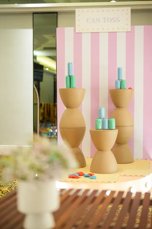 Can Toss Carnival Theme Game
